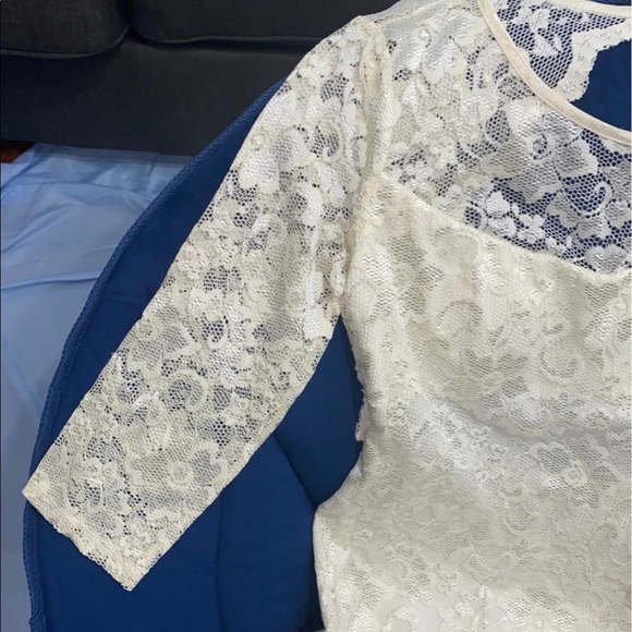 SOLD ! Cream lace dress Size M - Picture 5 of 10